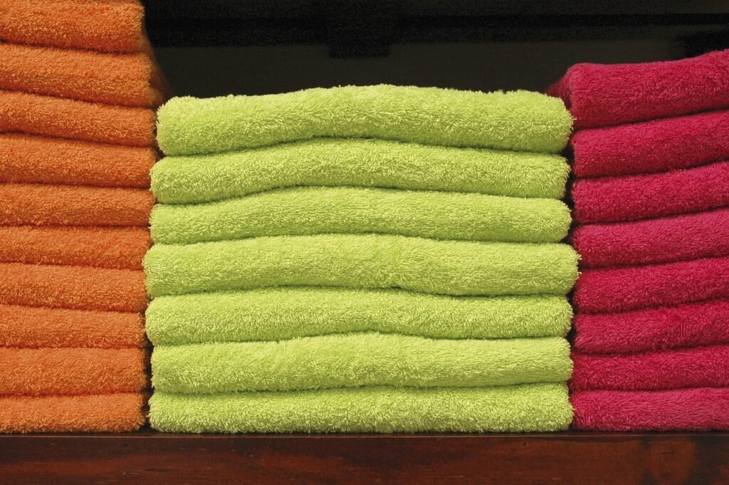 BATHROOM TOWEL STORAGE