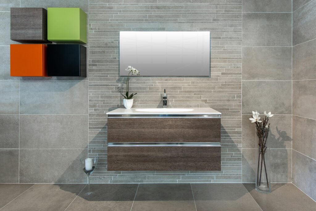 BATHROOM MIRRORS FOR SMALL SPACES