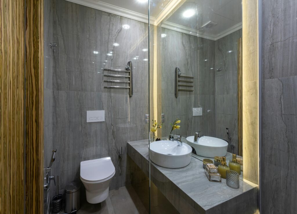 GREY BATHROOM IDEAS