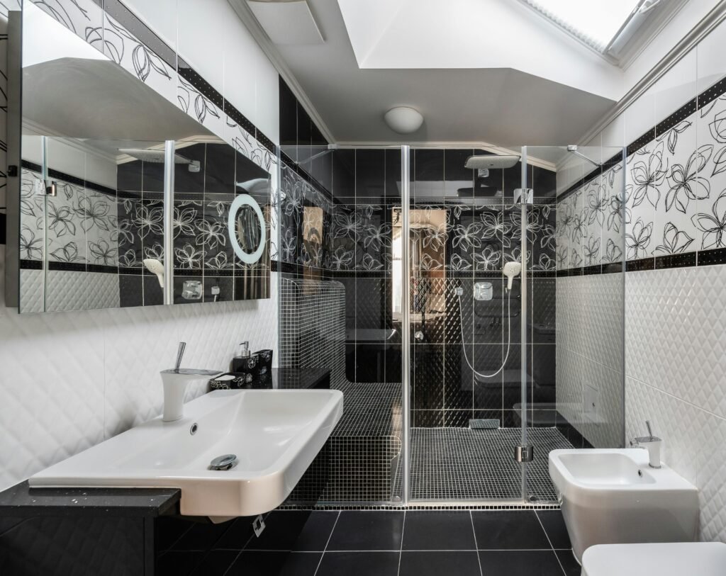 black and white bathroom design ideas