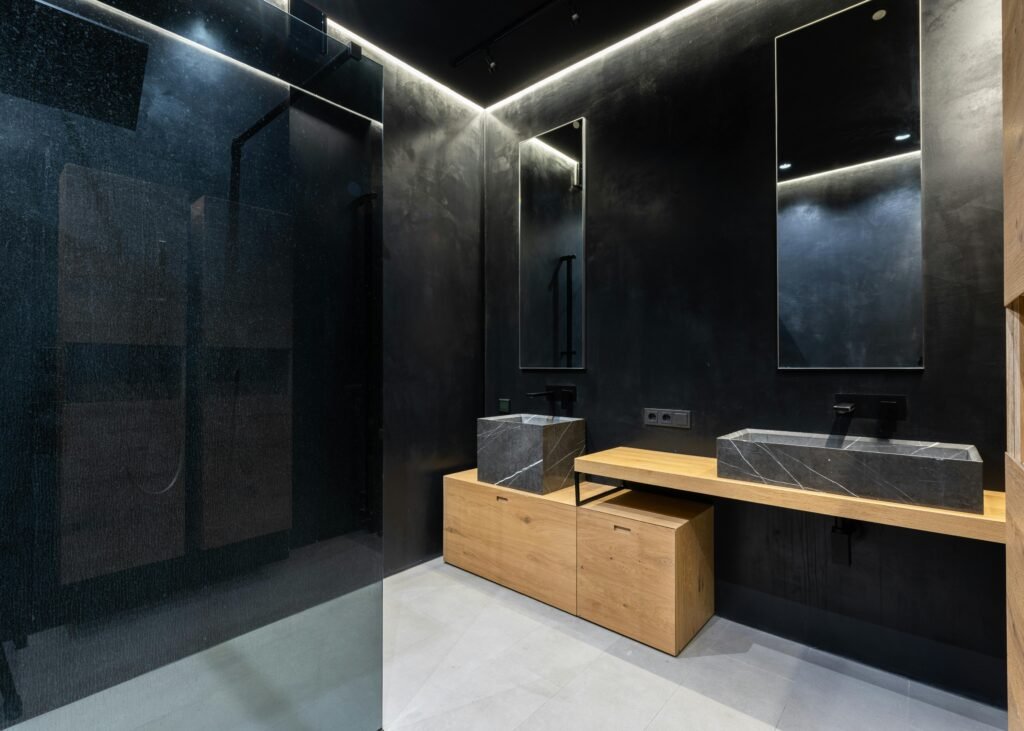 BLACK BATHROOM IDEAS